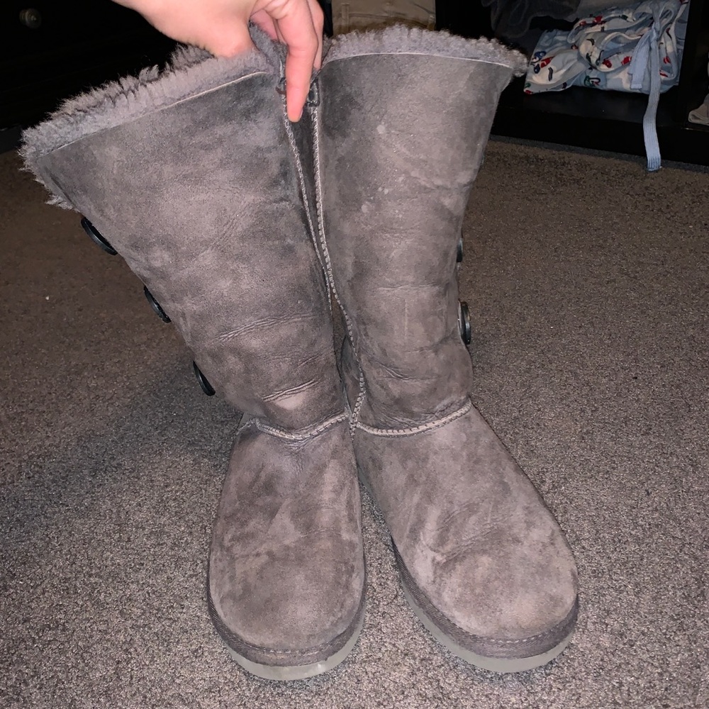 UGGS
